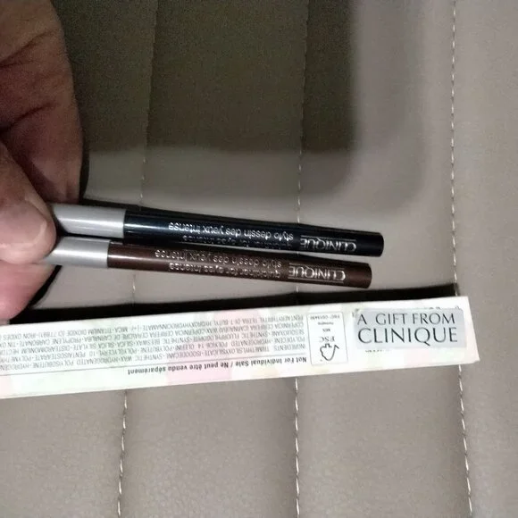 CLINIQUE Quickliner for Eyes - 2 intense black 01 + 1 intense chocolate 03 - Picture 2 of 6